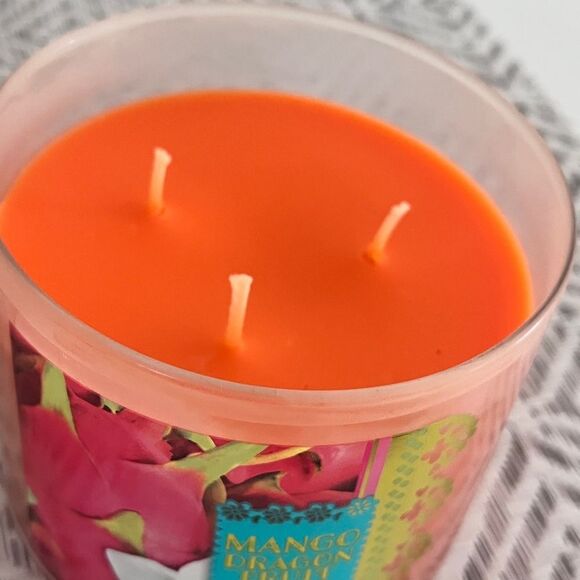 Bath And Body Works 3 Wick Candle MANGO DRAGON FRUIT 14.5 oz Discontinued - Picture 3 of 4